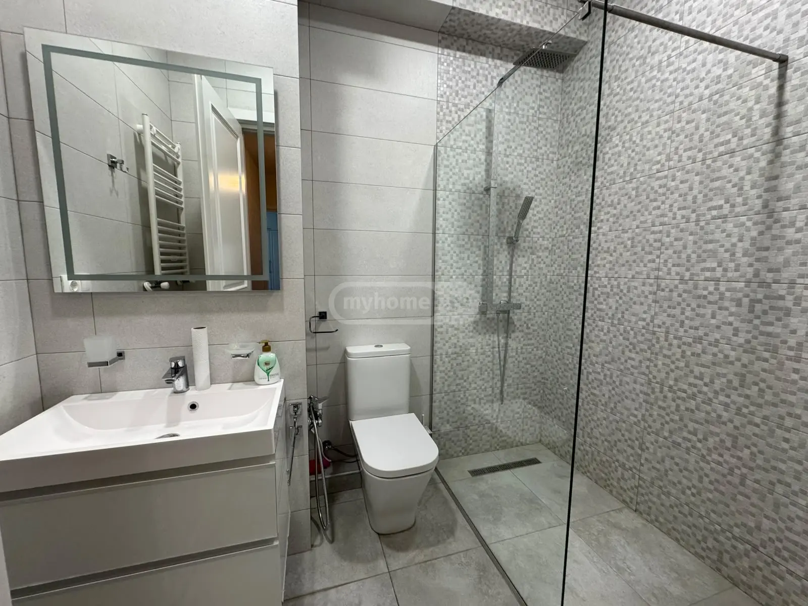 For Rent 4 Room Apartment, 9 of 12