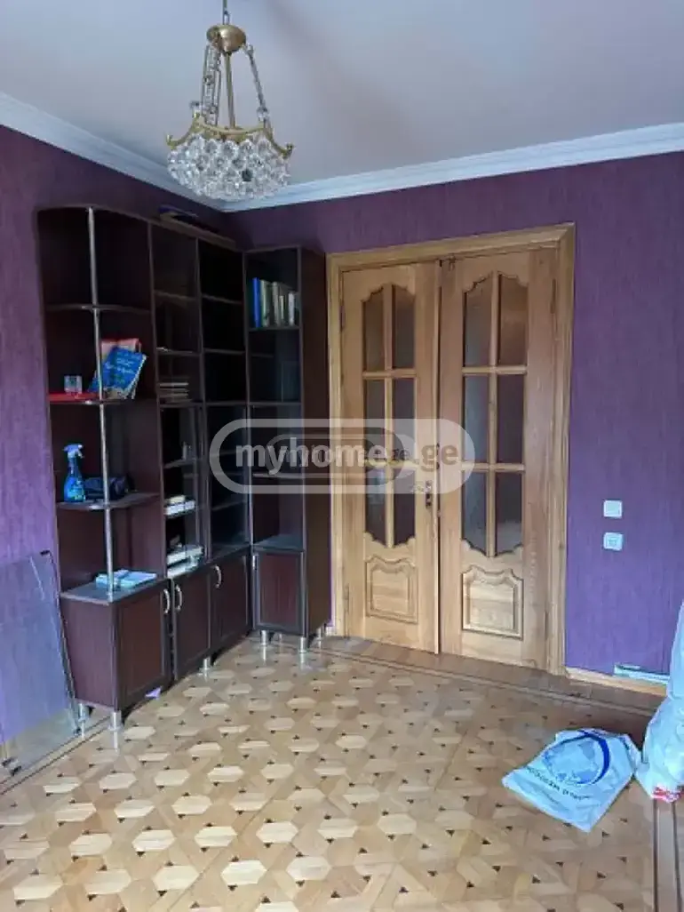 For Sale 5 Room Apartment Kutaisshi view 4
