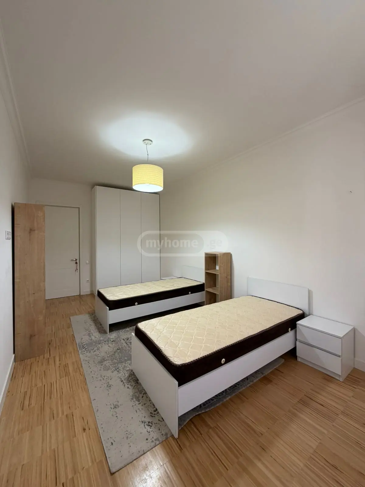 For Rent 4 Room Apartment, 4 of 12