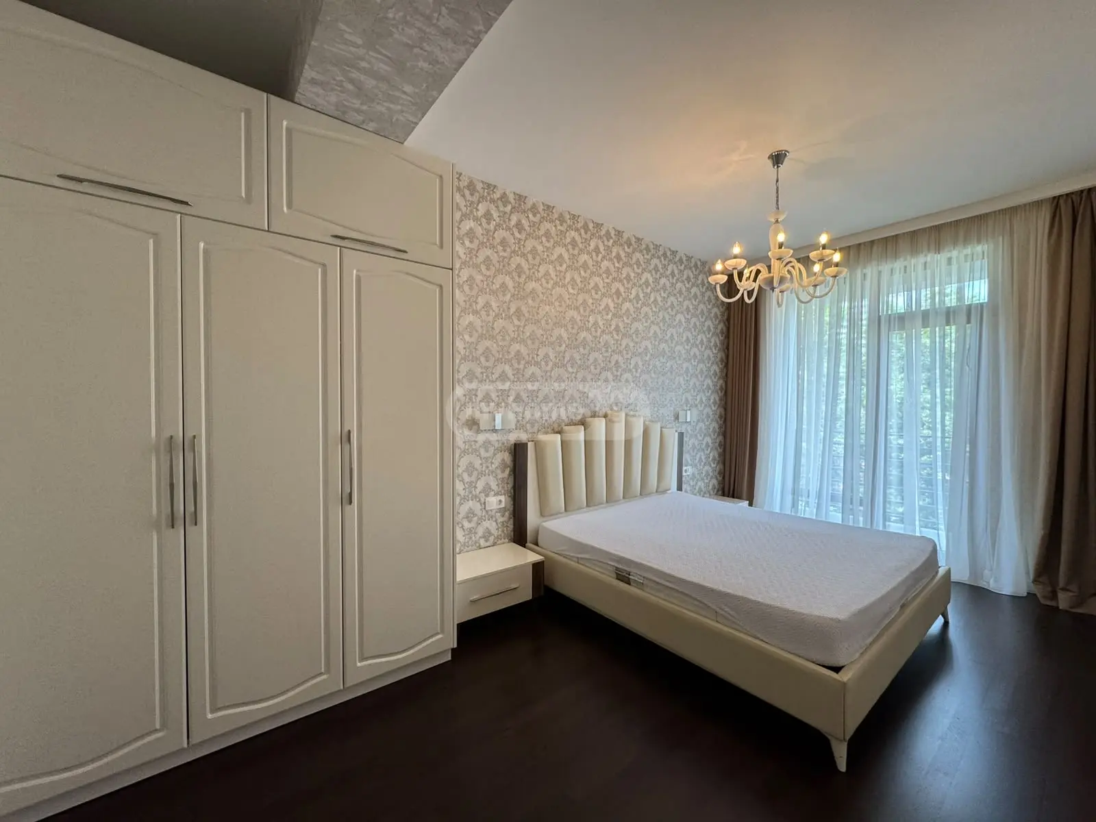 For Rent 4 Room Apartment, 5 of 12