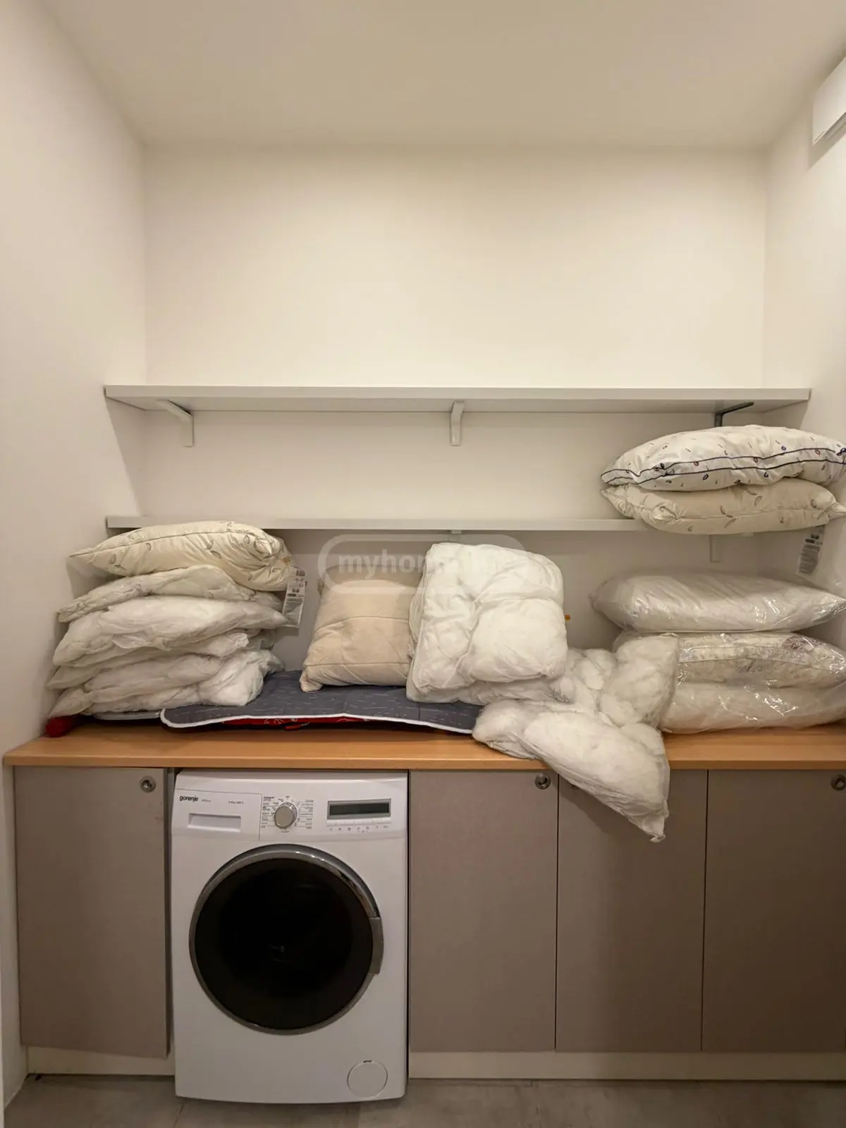 For Rent 4 Room Apartment, 8 of 12