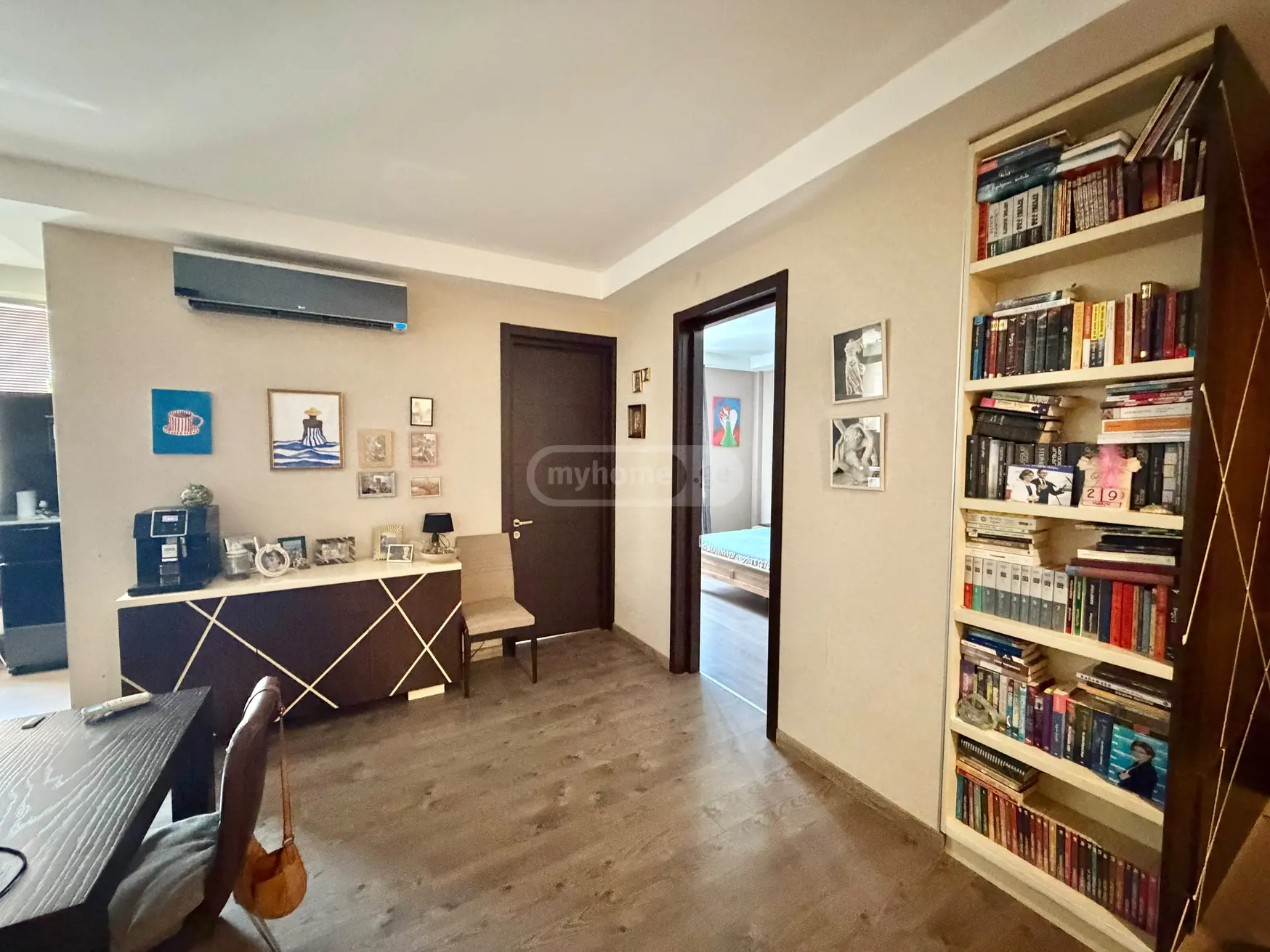 For Sale 3 Room Apartment, 4 of 9