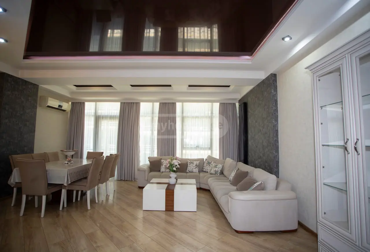 For Rent 4 Room Apartment, 2 of 12
