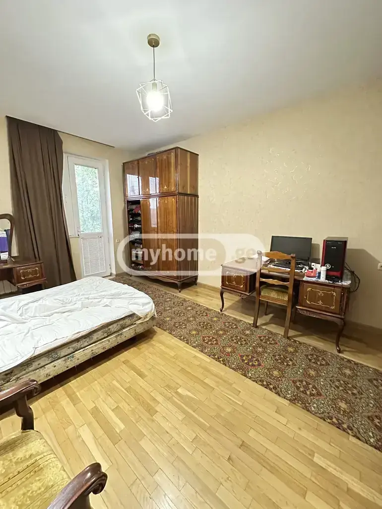 For Sale 5 Room Apartment Kutaisshi view 9