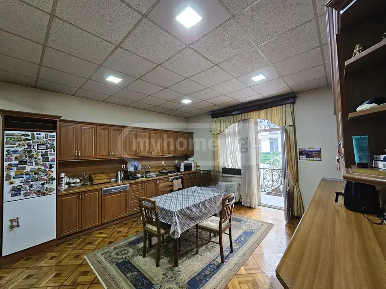 For Sale 10+ Room Sastumro In Batumi, 5 of 12