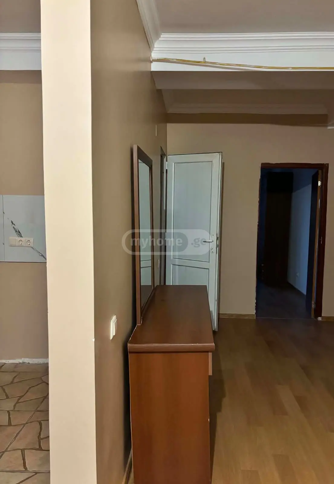 For Sale 3 Room Apartment view 4