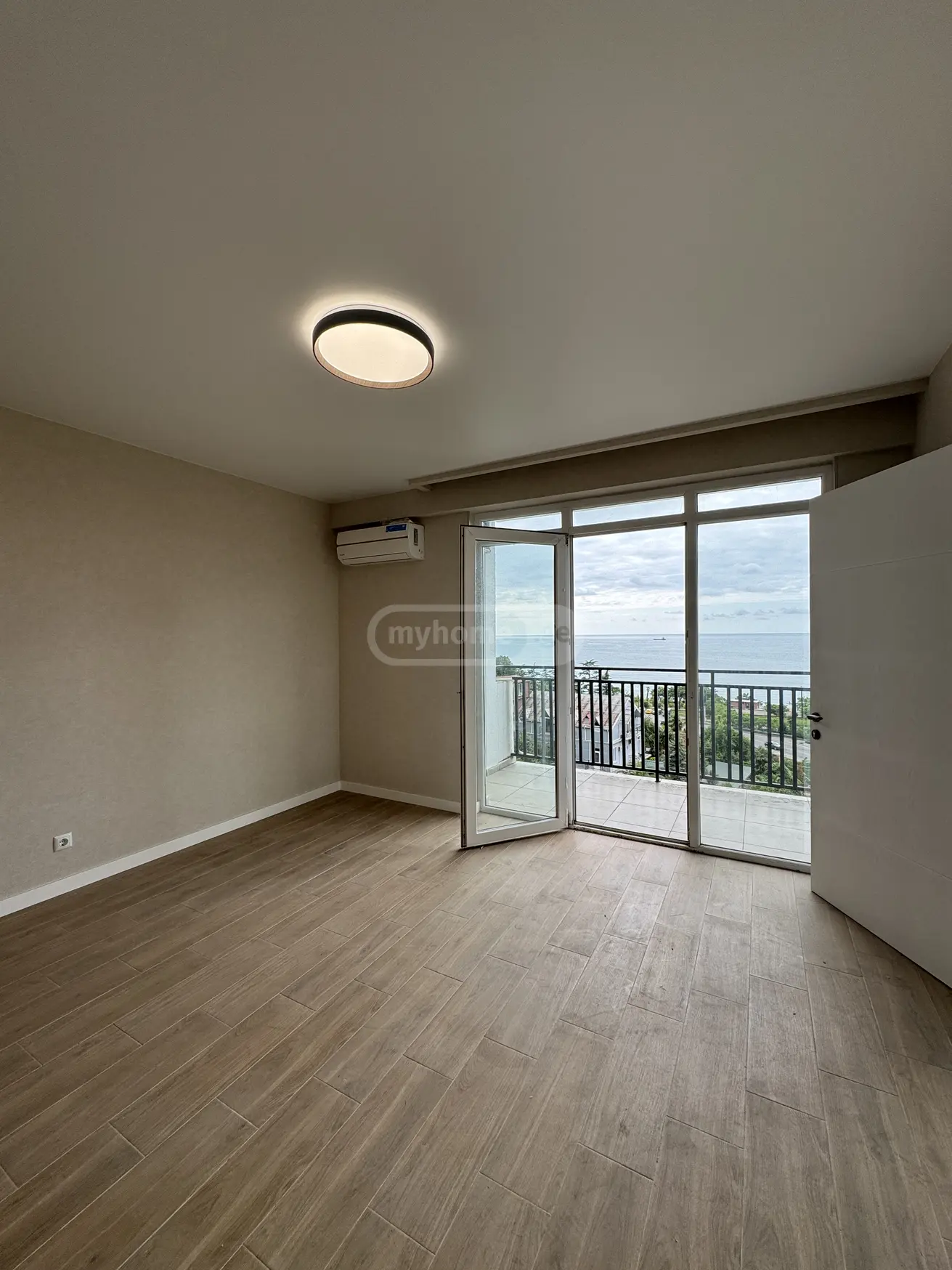 For Sale 2 Room Apartment view 2