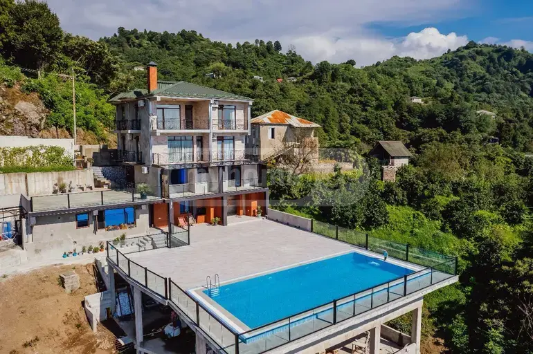 For Sale 10+ Room Private House In Batumi view 3
