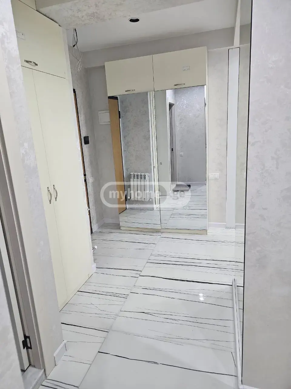 For Rent 4 Room Apartment, 4 of 12