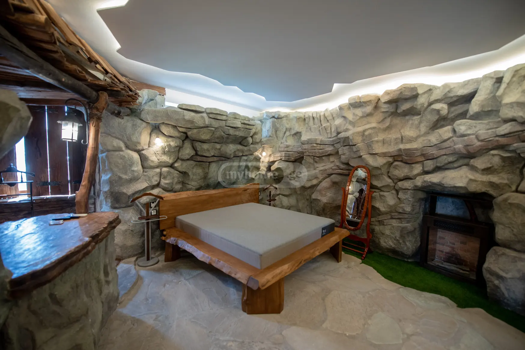 For Sale 10+ Room Sastumro In Saburtalo, 1 of 12