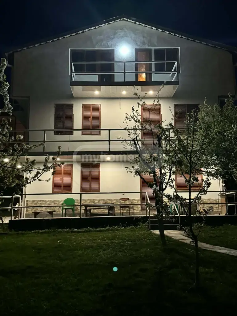 For Rent 9 Room Country House Betaniashi, 1 of 9