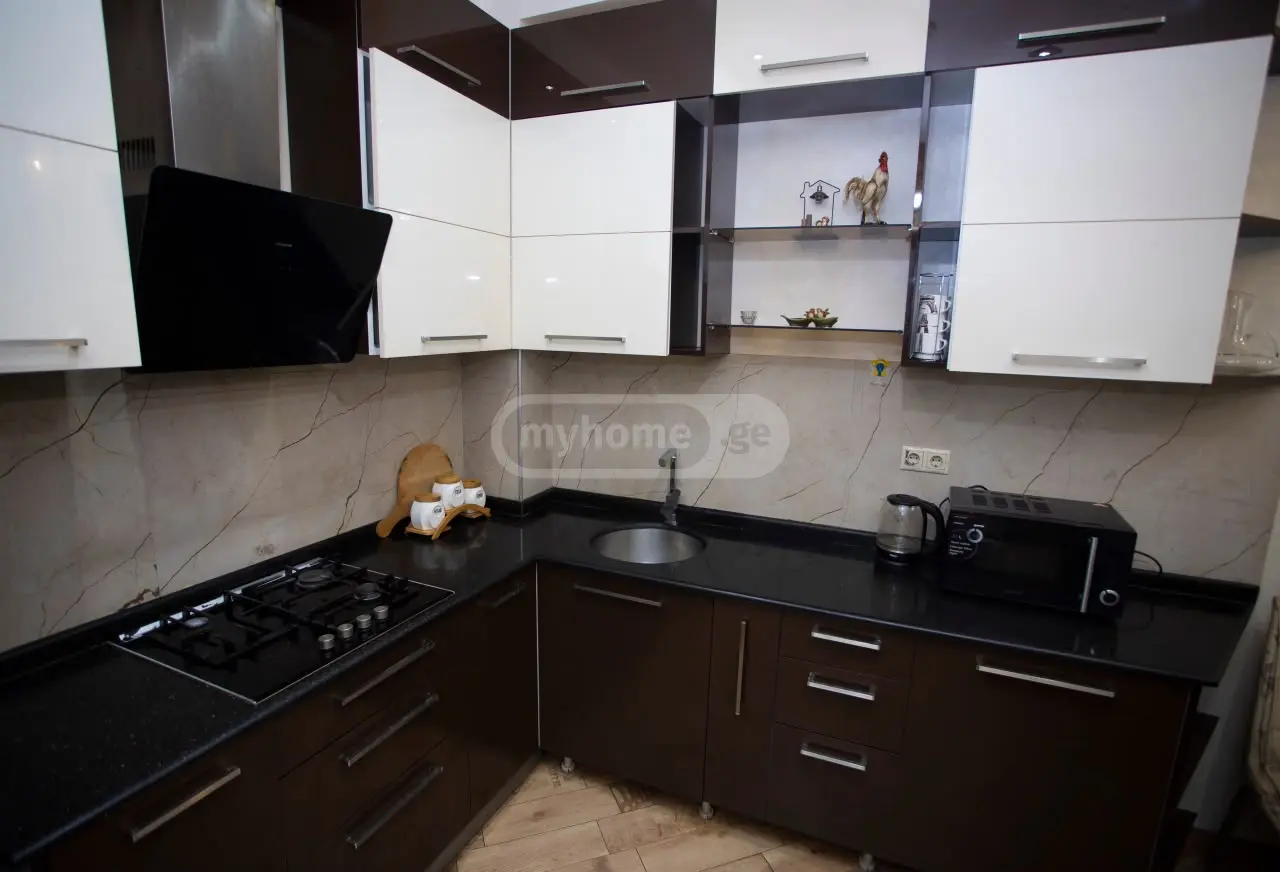 For Rent 4 Room Apartment, 5 of 12