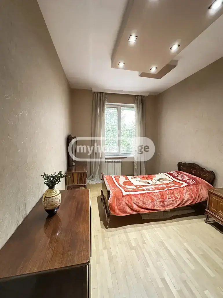 For Sale 5 Room Apartment Kutaisshi view 3