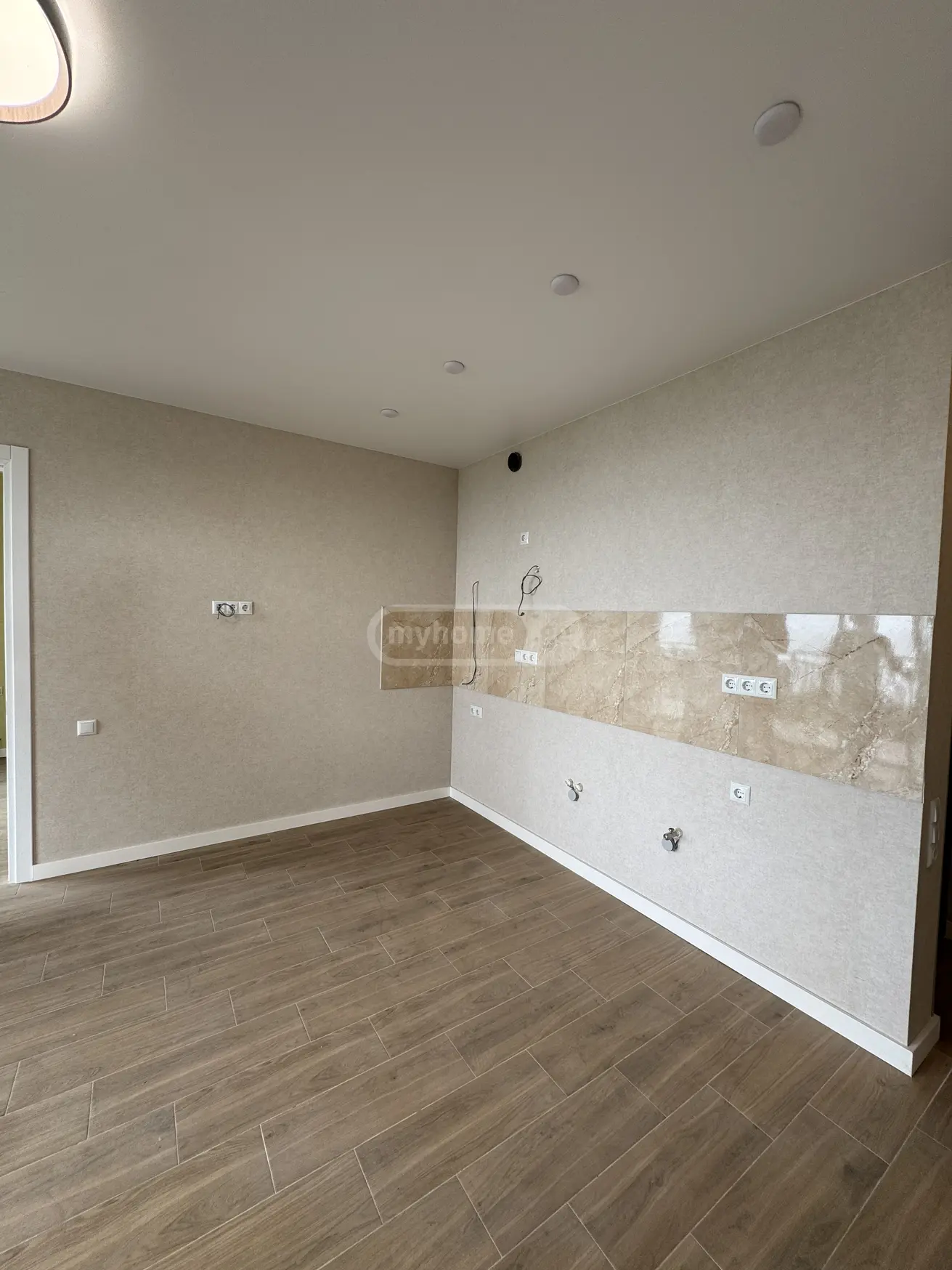For Sale 2 Room Apartment view 3