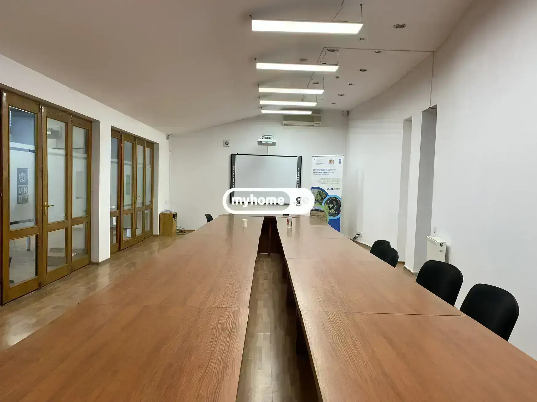 For Rent 10+ Room Sastumro In Vake, 3 of 9