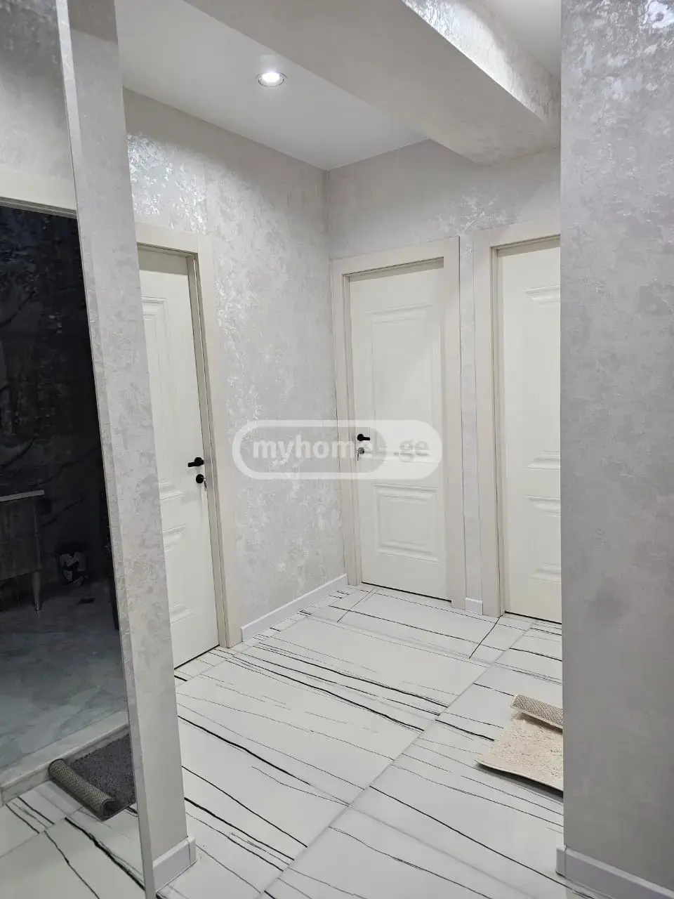 For Rent 4 Room Apartment, 5 of 12