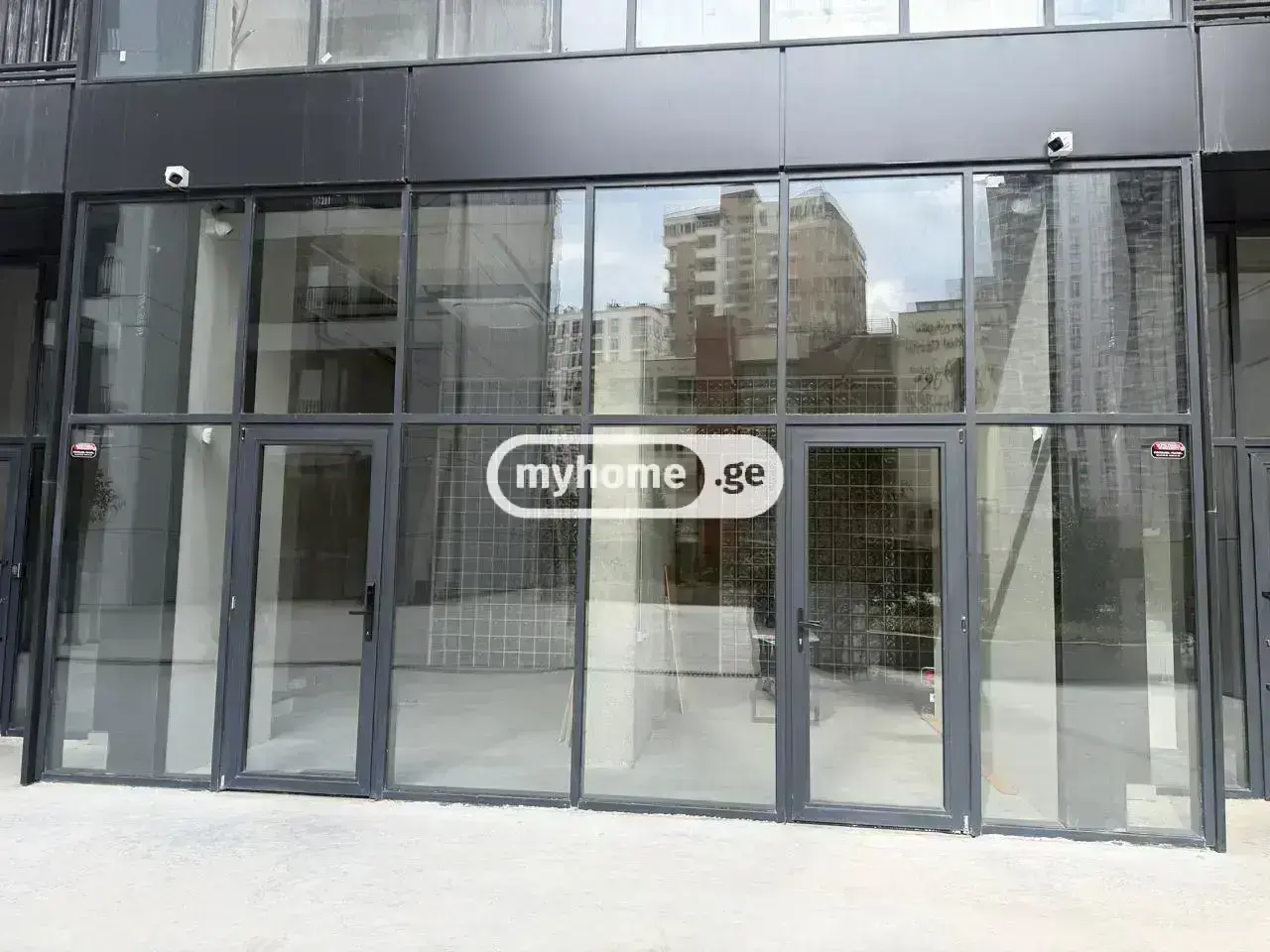 For Sale Universaluri Commercial Space Dighmis Masivshi view 1