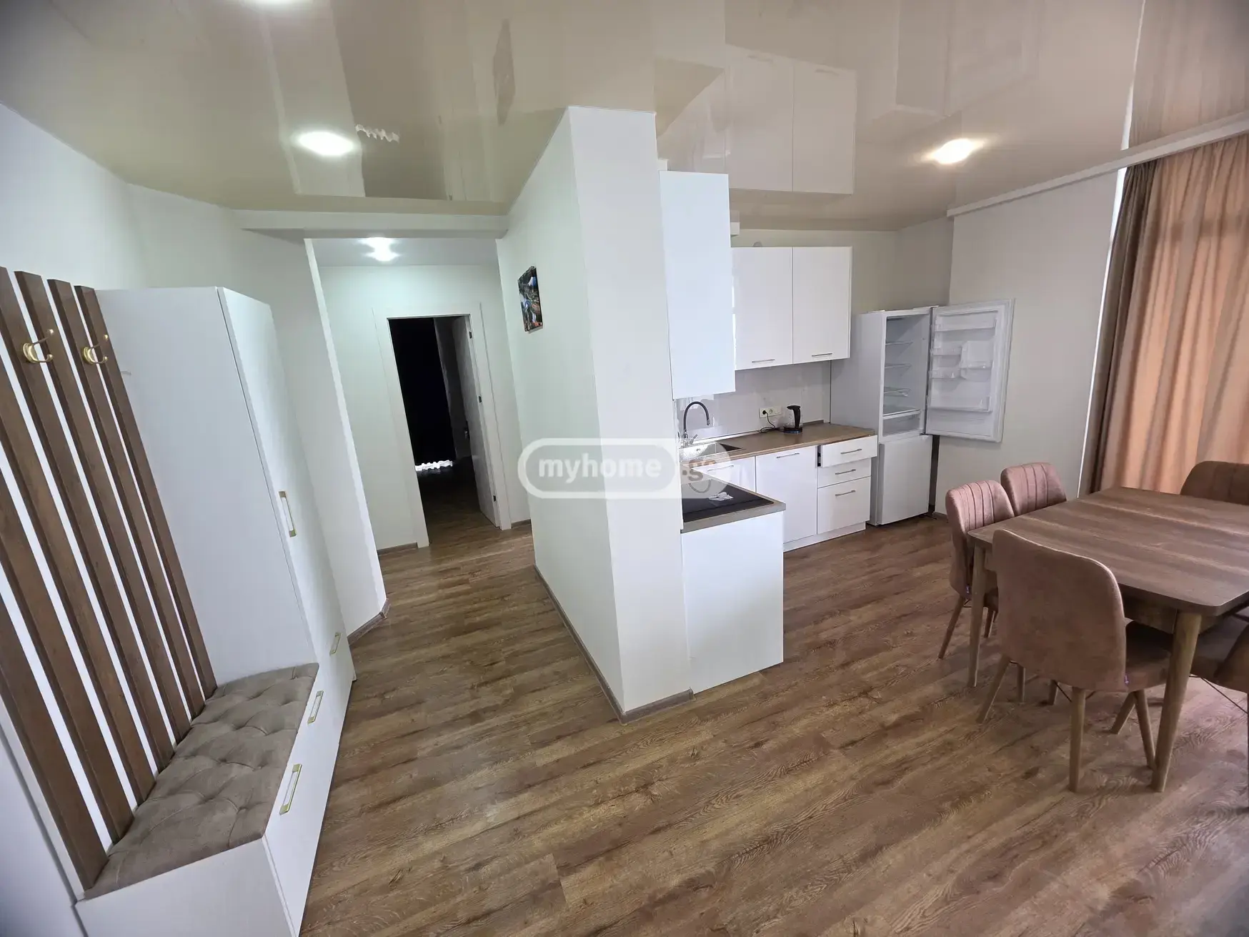 For Sale 3 Room Apartment view 2