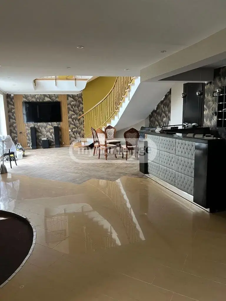 For Rent 10+ Room Sastumro Nutsubidzis Perdobze, 9 of 11