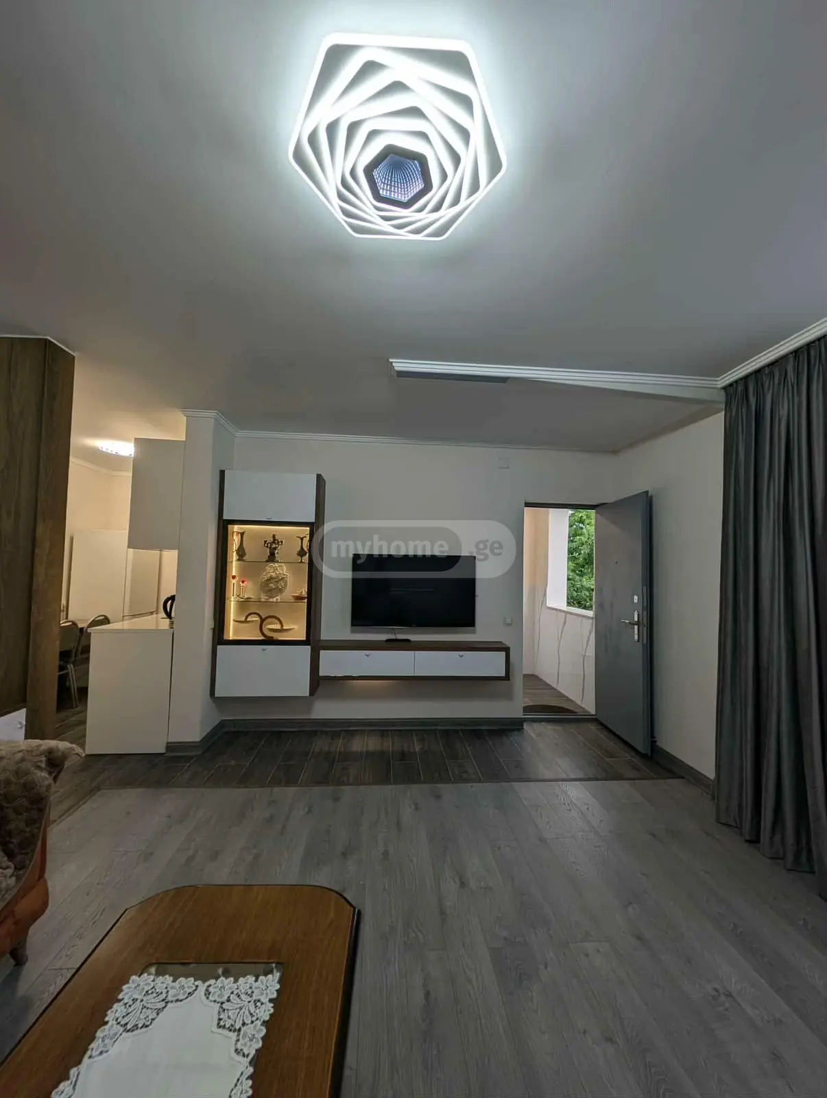 For Rent 2 Room Apartment view 2