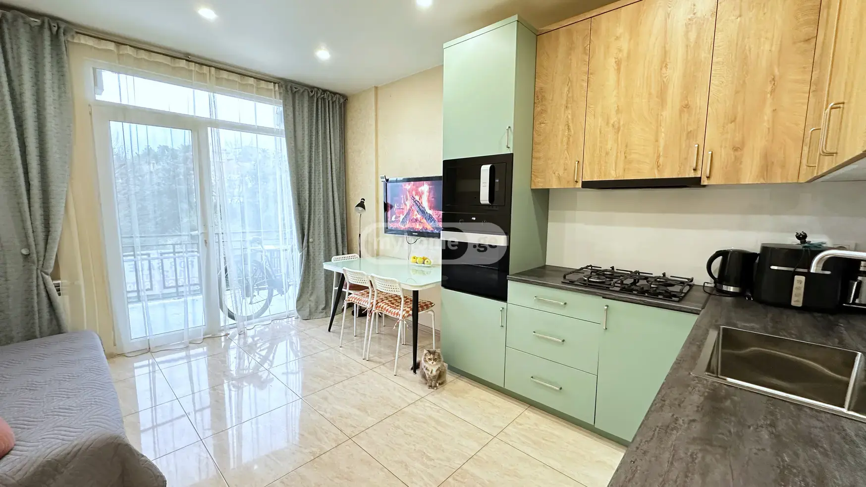 For Sale 4 Room Apartment view 3