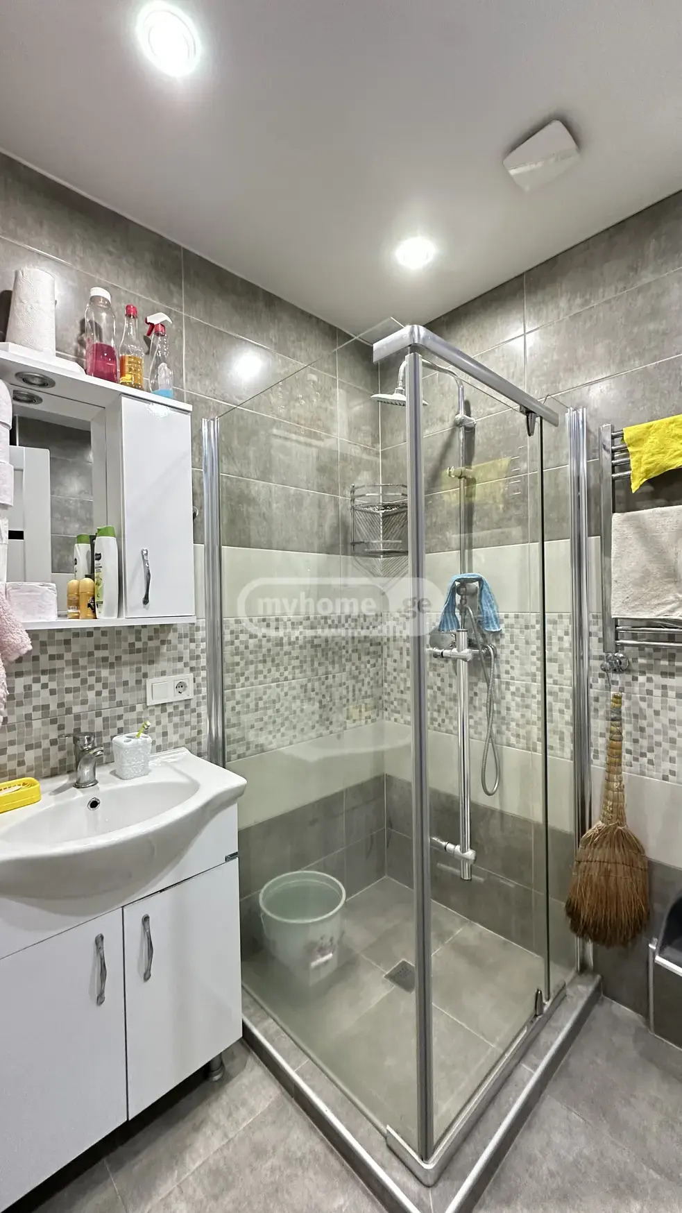 For Sale 4 Room Apartment view 5