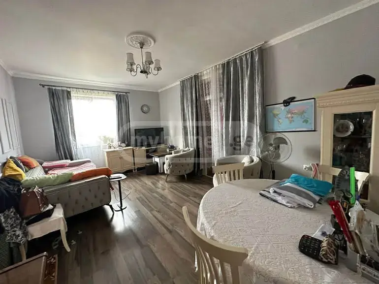 For Sale 3 Room Apartment view 2