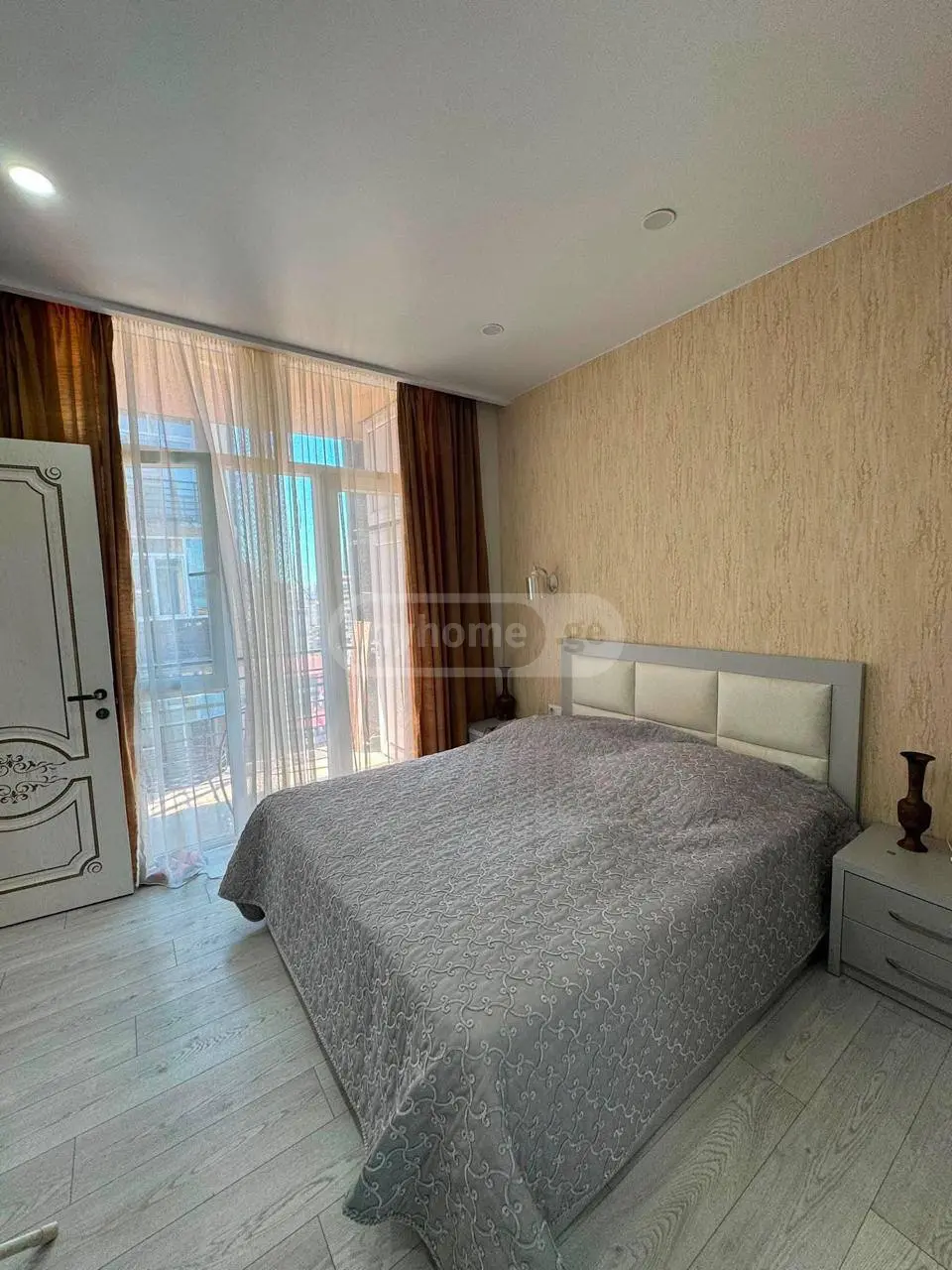 For Sale 3 Room Apartment Qazbegshi view 4
