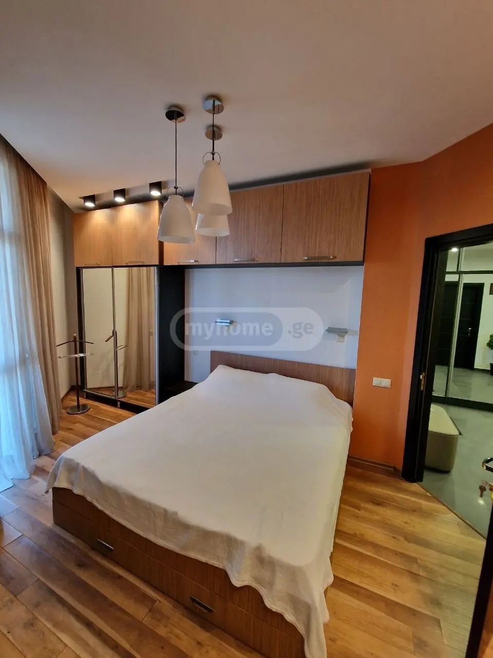 For Sale 4 Room Apartment view 3