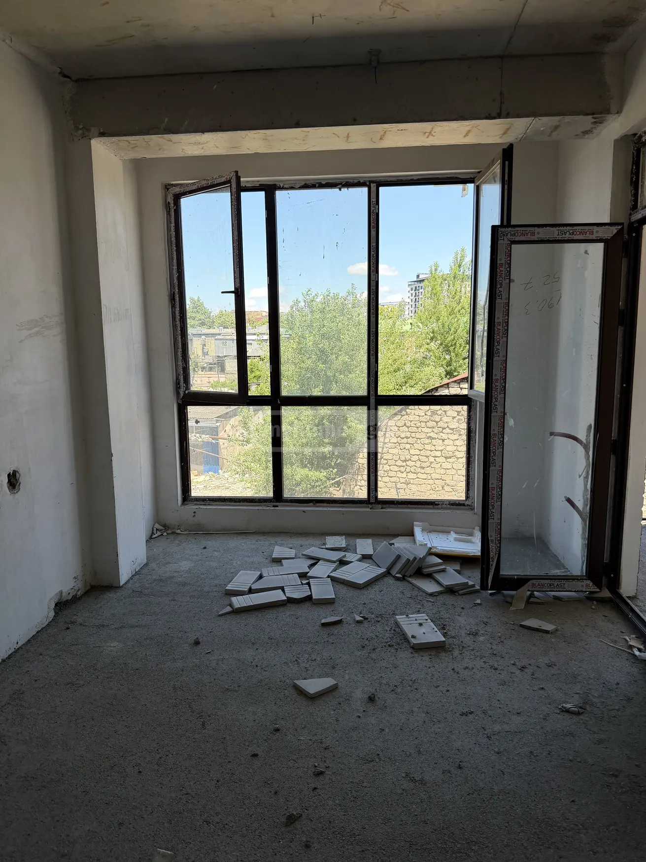 For Sale 3 Room Apartment Gorshi view 9