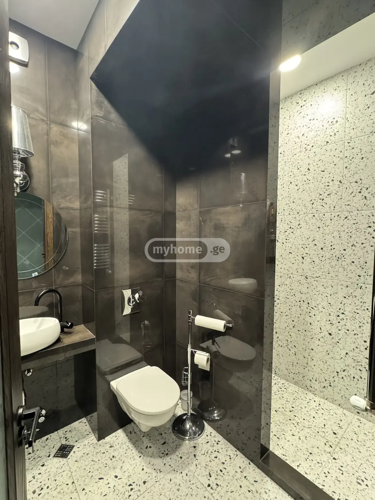 For Rent 3 Room Apartment Tsqnetshi view 2