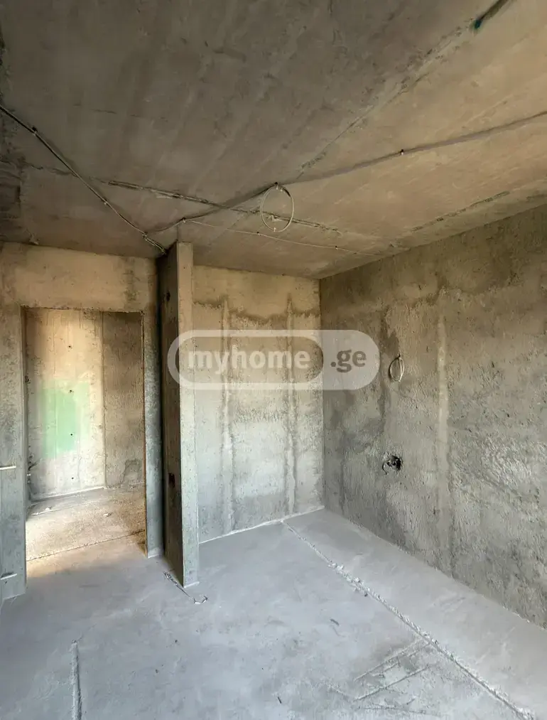 For Sale 3 Room Apartment Kobuletshi view 6