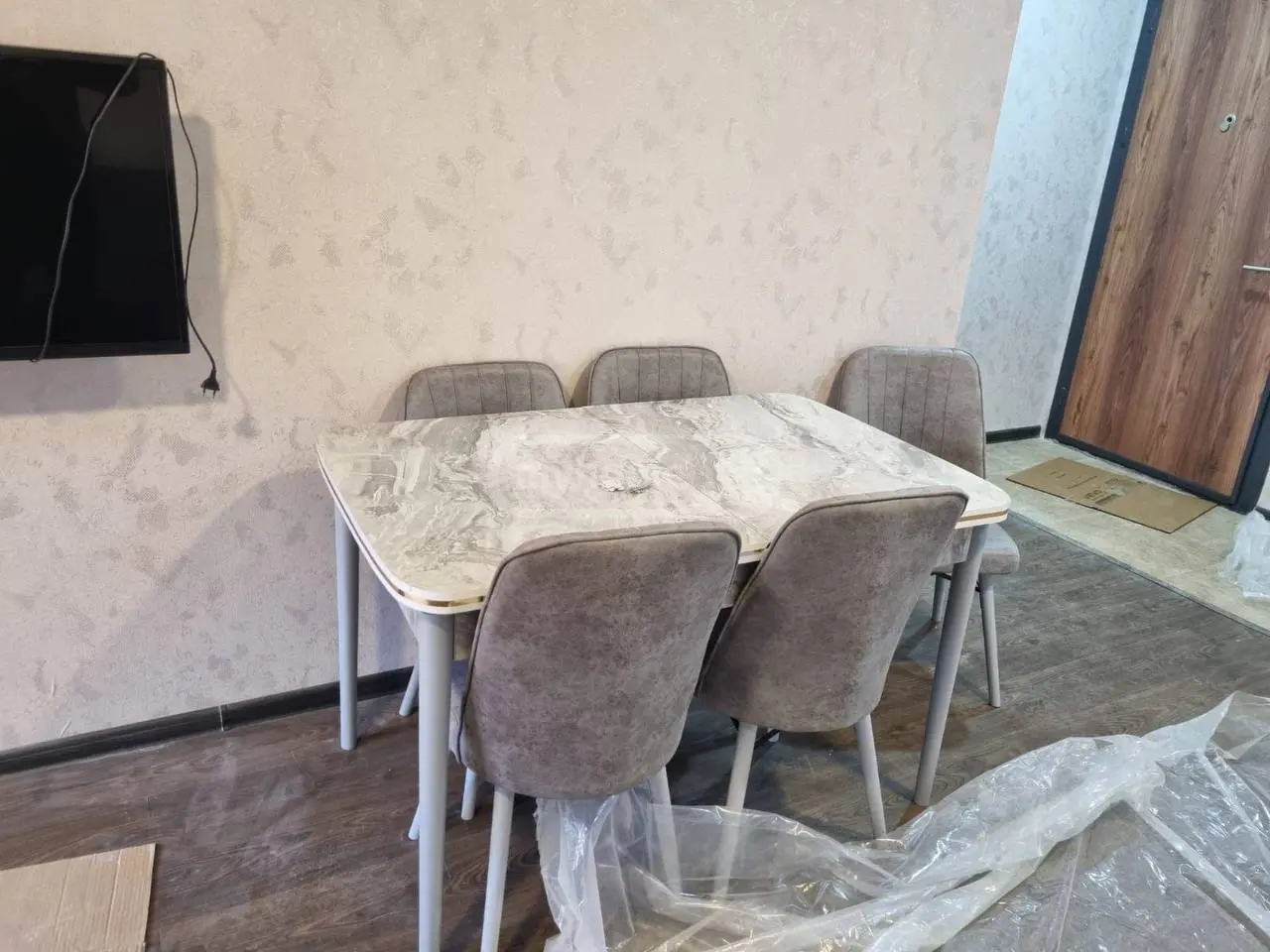For Rent 2 Room Apartment view 2