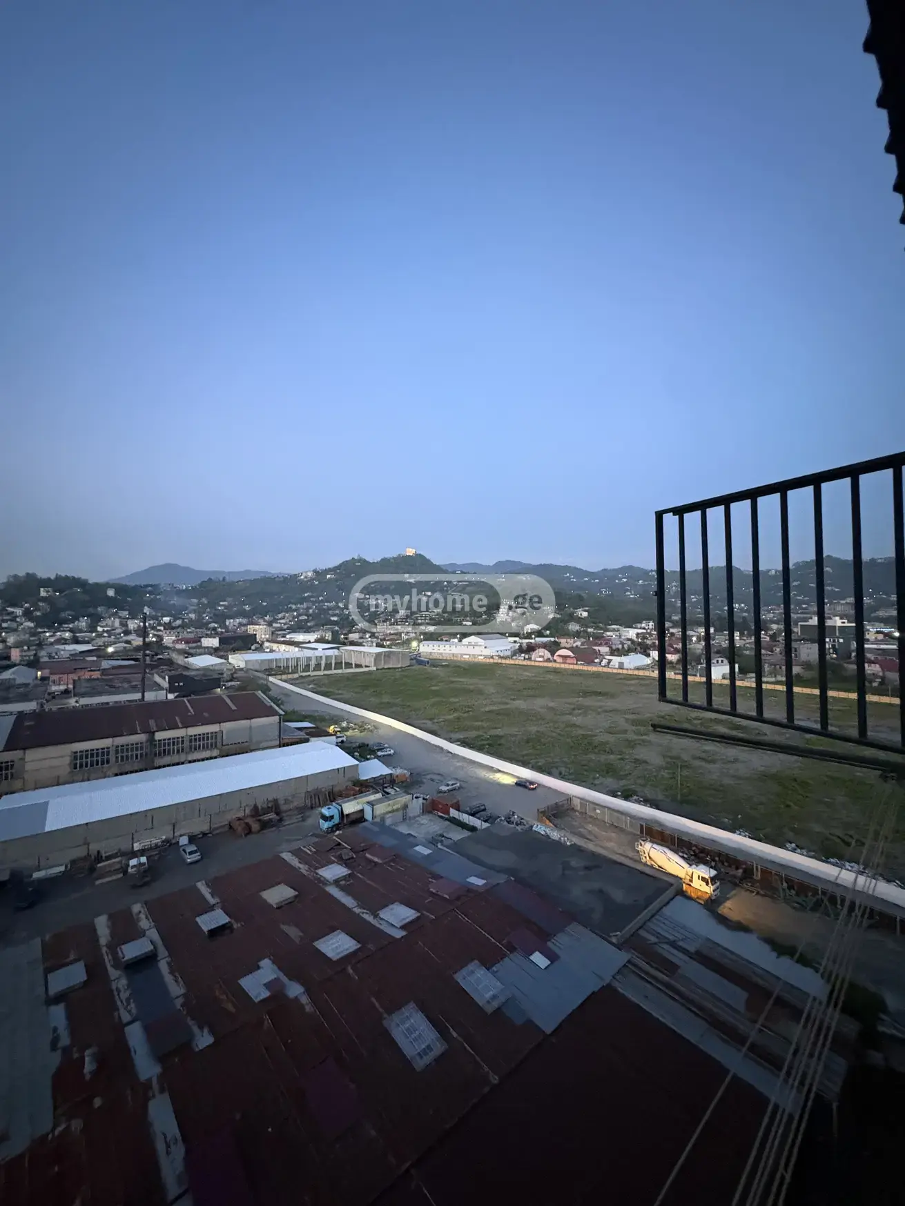 Продажа 3-комната Квартира view 2