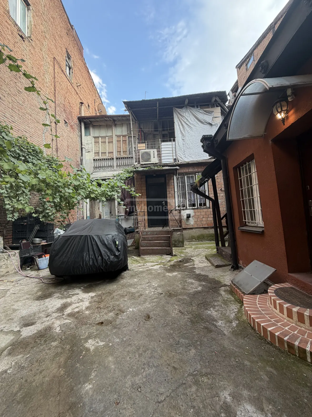 For Sale 10+ Room Private House Sololakshi view 1