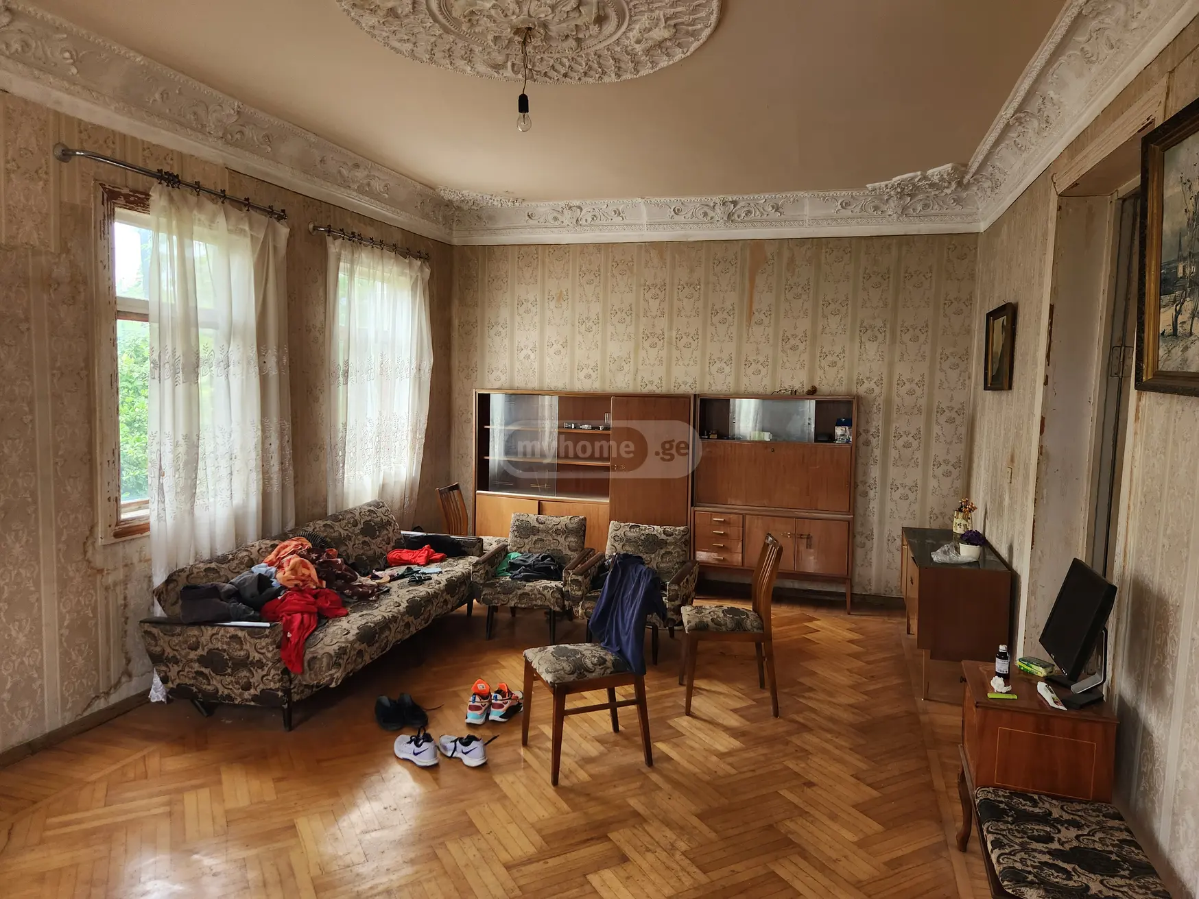 For Sale 8 Room Apartment Kutaisshi view 3