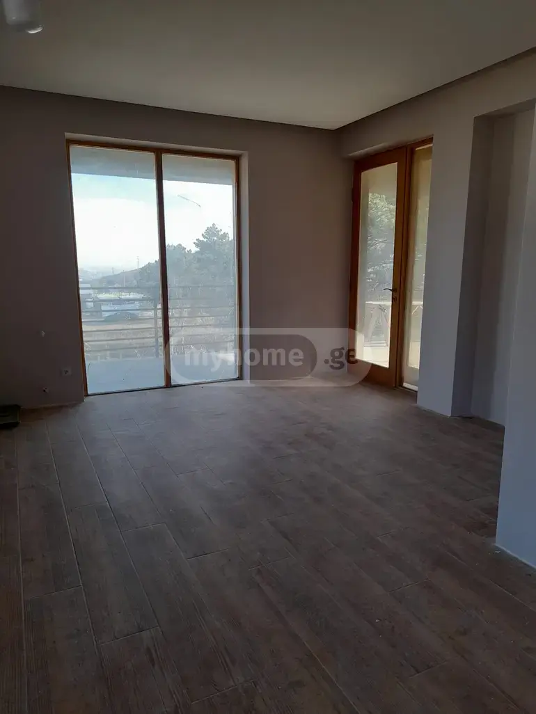 For Sale 10+ Room Private House Zemo Lisze view 10