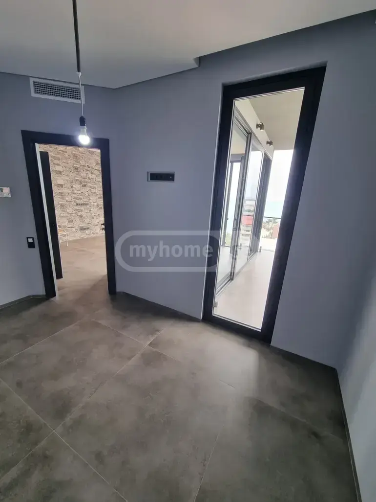 For Sale 3 Room Apartment Kobuletshi view 6