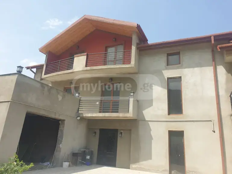 For Sale 10+ Room Private House Zemo Lisze view 1