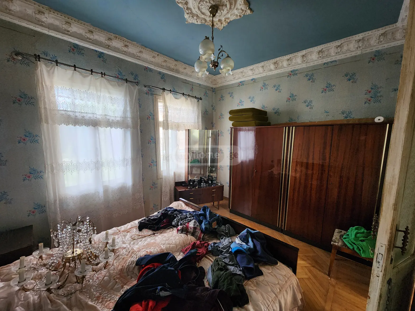 For Sale 8 Room Apartment Kutaisshi view 4