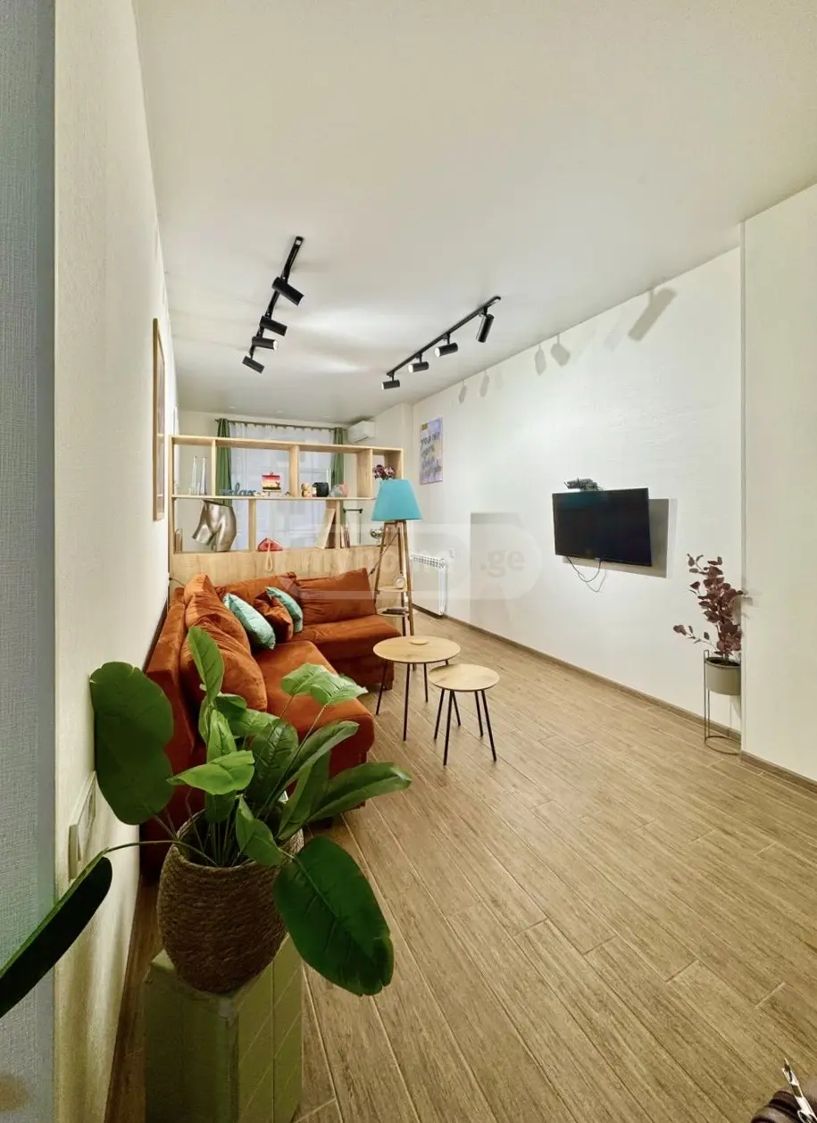 For Sale 1 Room Apartment view 2