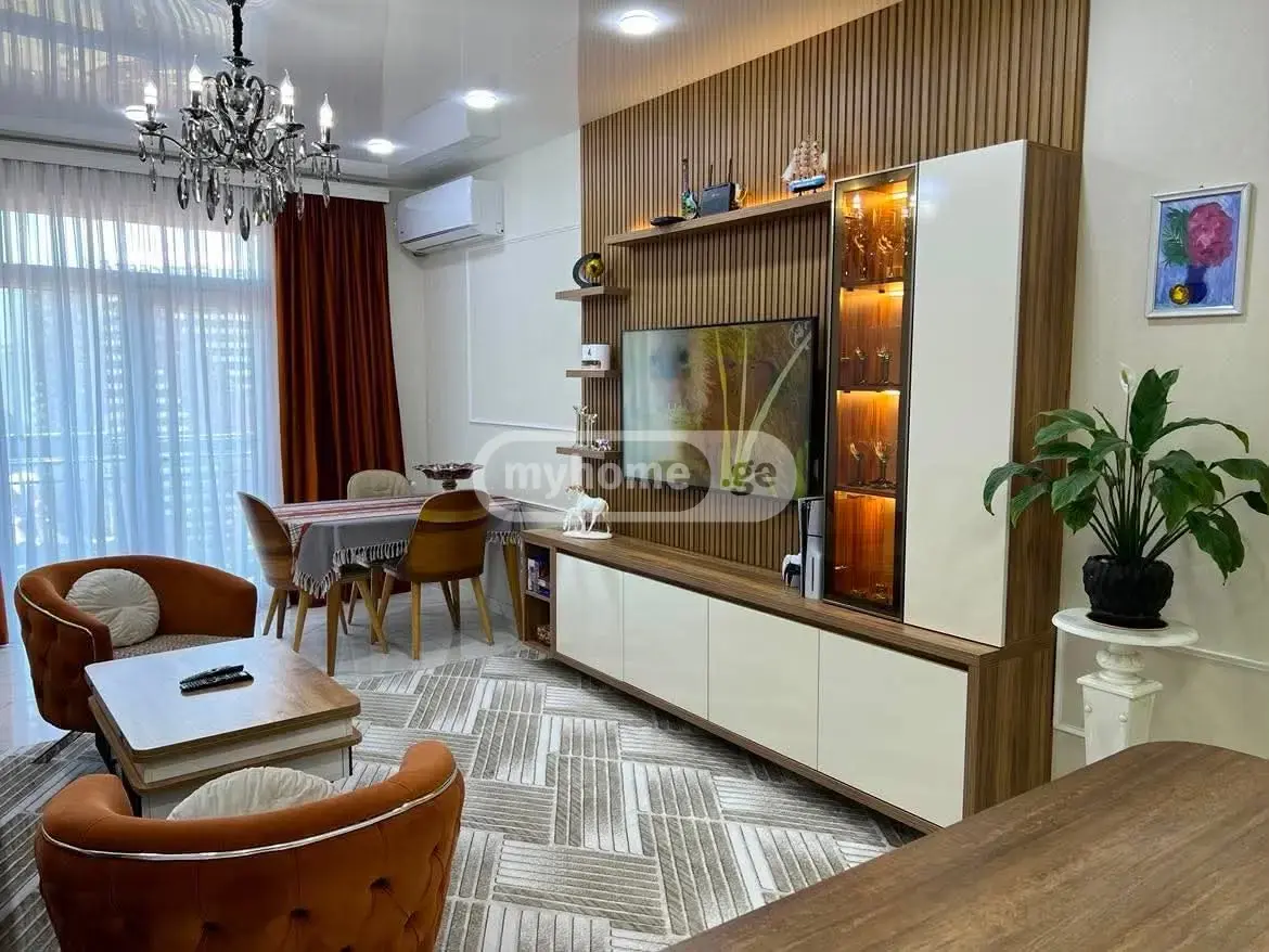 For Sale 3 Room Apartment view 2