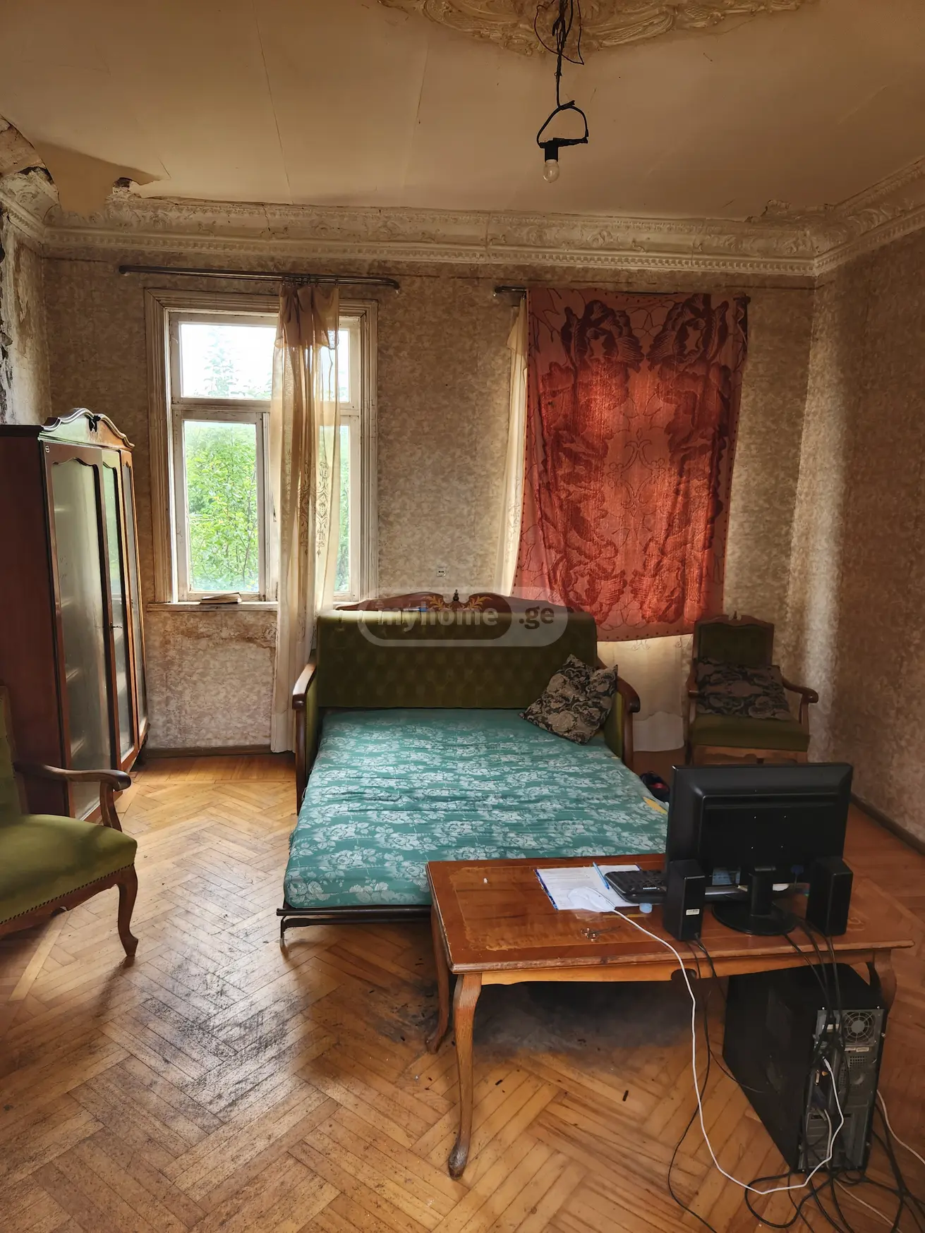 For Sale 8 Room Apartment Kutaisshi view 2