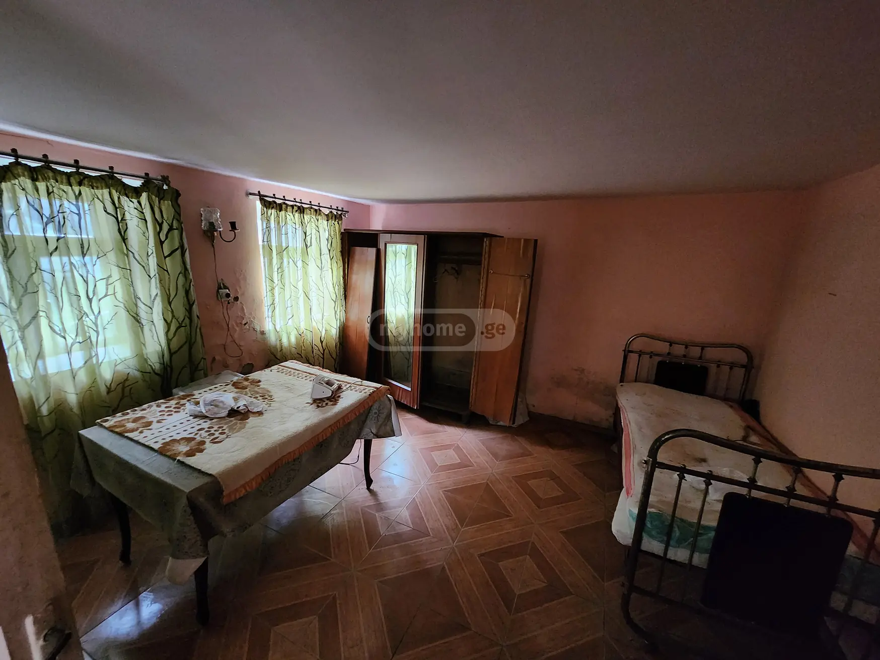 For Sale 8 Room Apartment Kutaisshi view 7