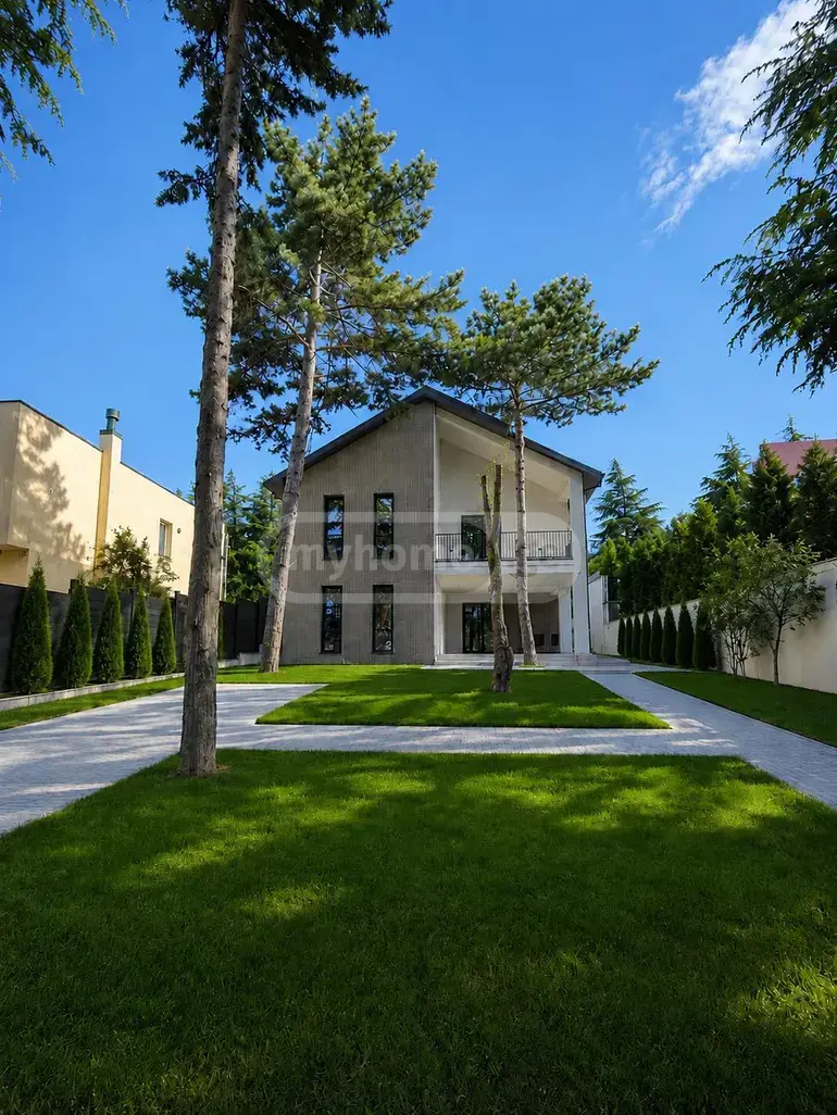 For Sale 8 Room Private House Tsqnetshi view 2