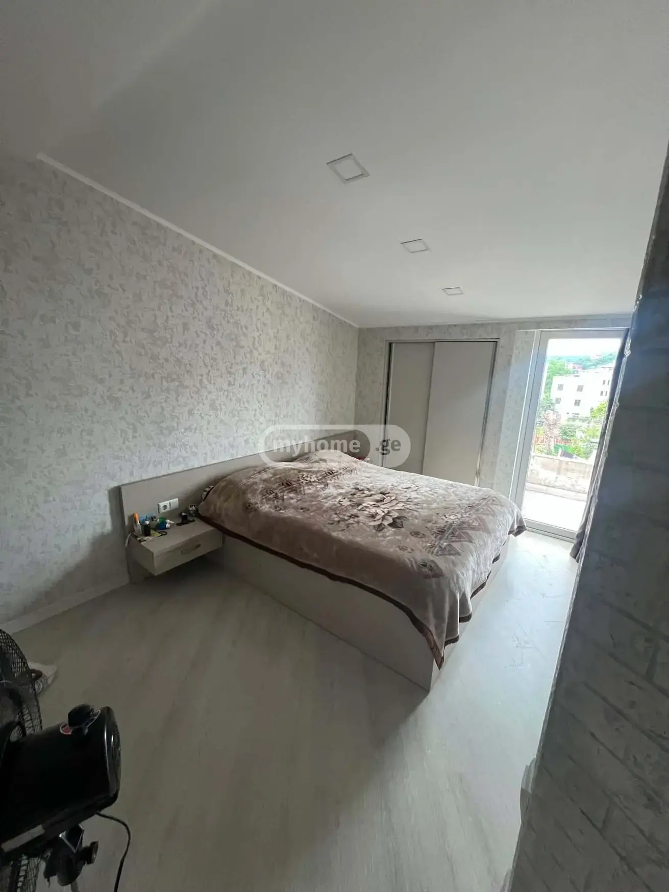 Продажа 4-комната Квартира view 4