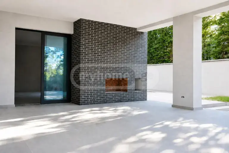 For Sale 8 Room Private House Tsqnetshi view 4