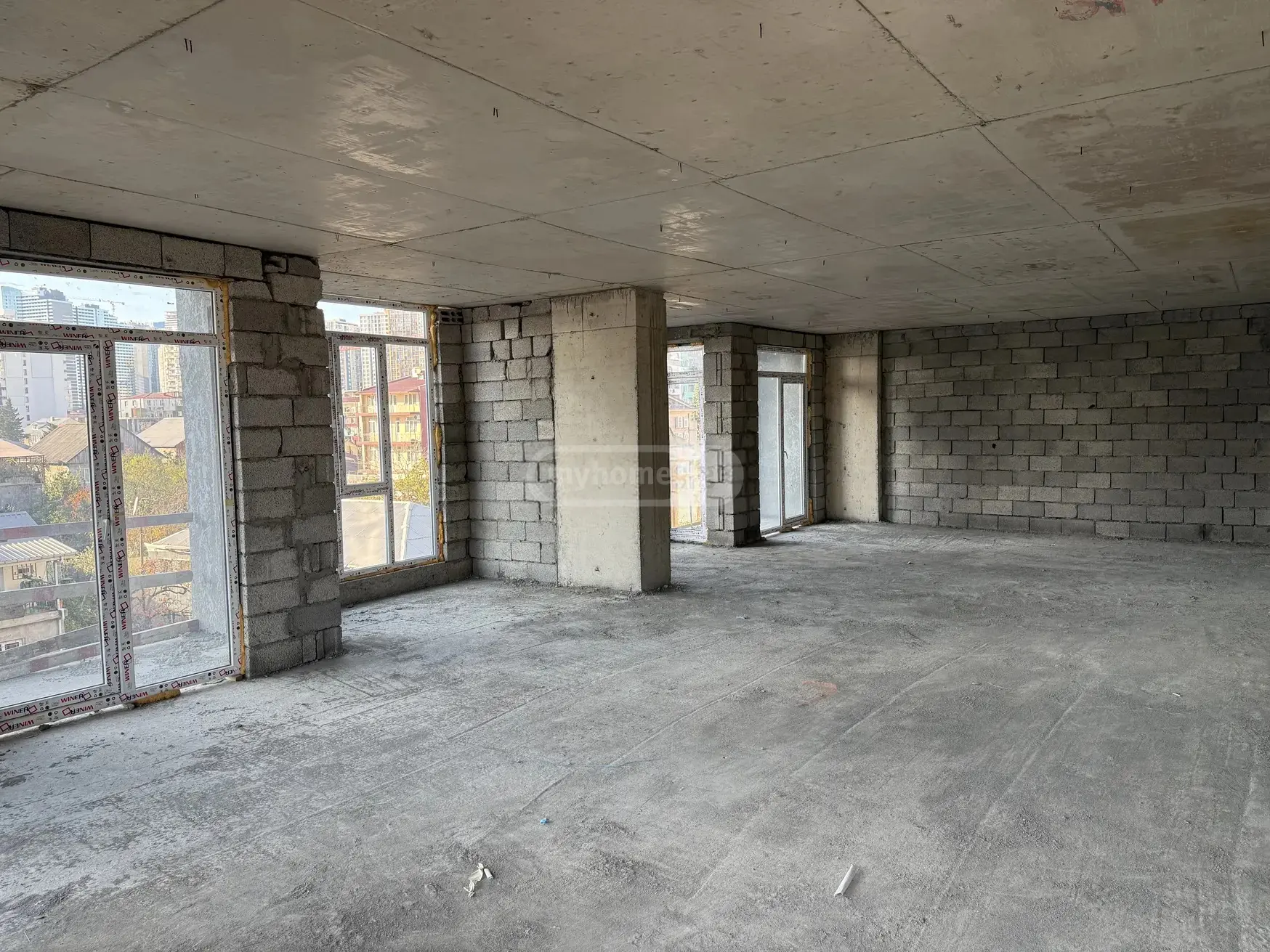 For Sale 4 Room Apartment view 5