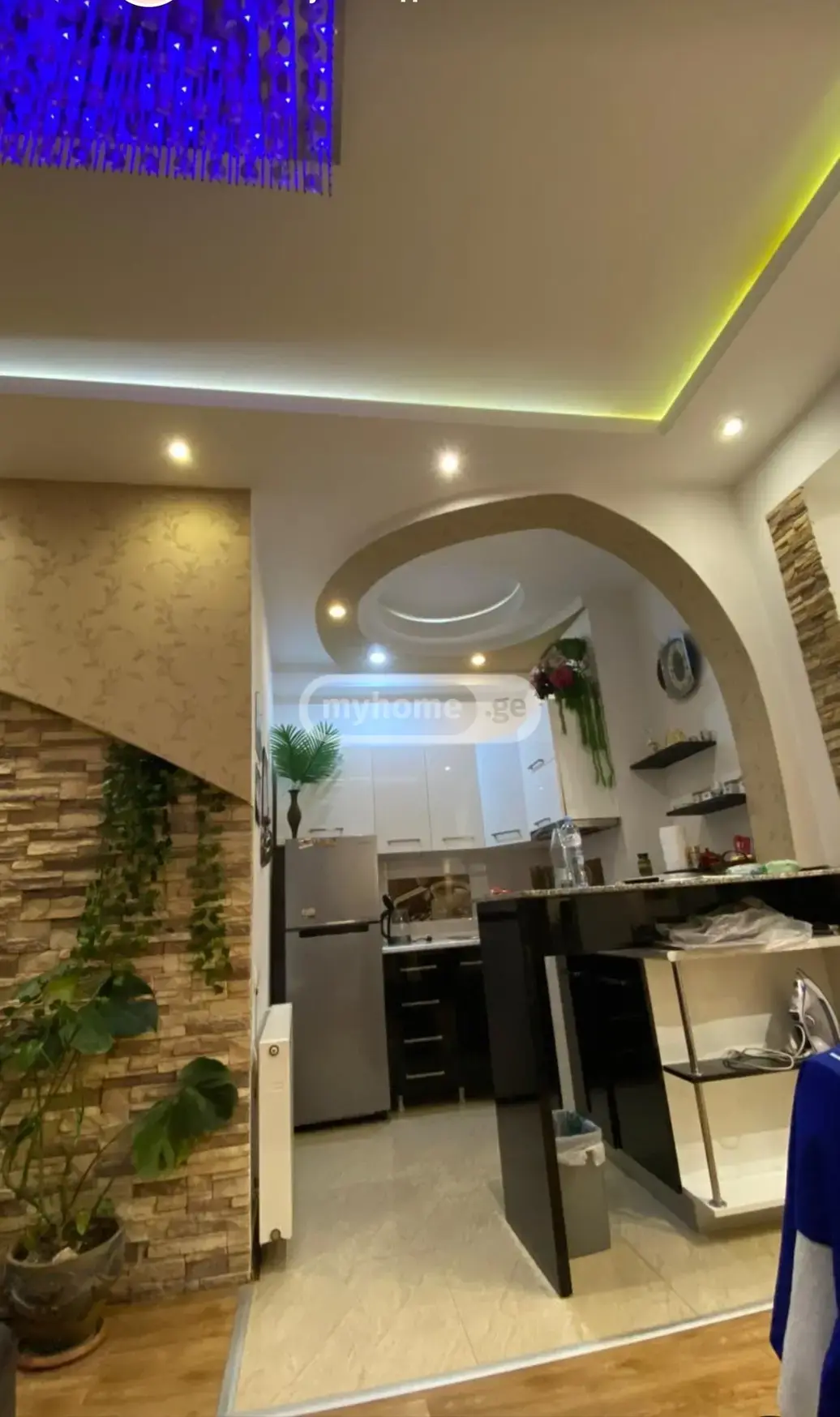 Daily Rent 2 Room Apartment Mtatsmindaze view 10