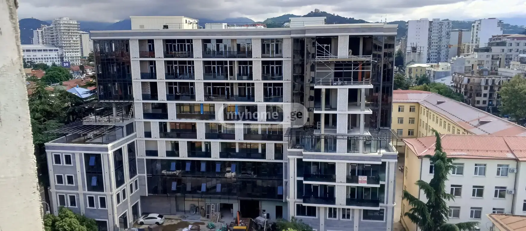 Продажа 5-комната Квартира view 1